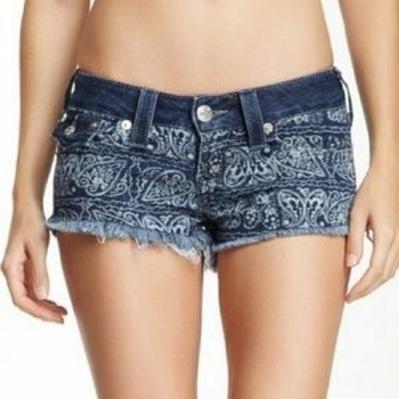 True Religion - Allover Print Cutoff Short- Size 2 - Picture 4 of 5